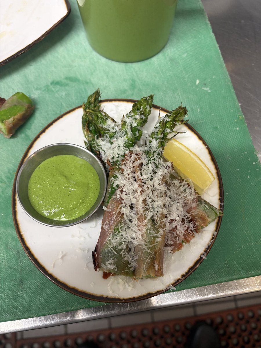 Dump On The Ump tweet media