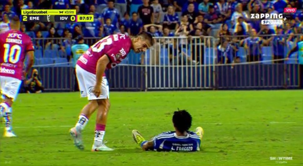 A fecha seguida estos cagones se ponen a insultar a un chico de 15 años que con fútbol los destruye… 
Fragozo no insulta, denuestra con fútbol