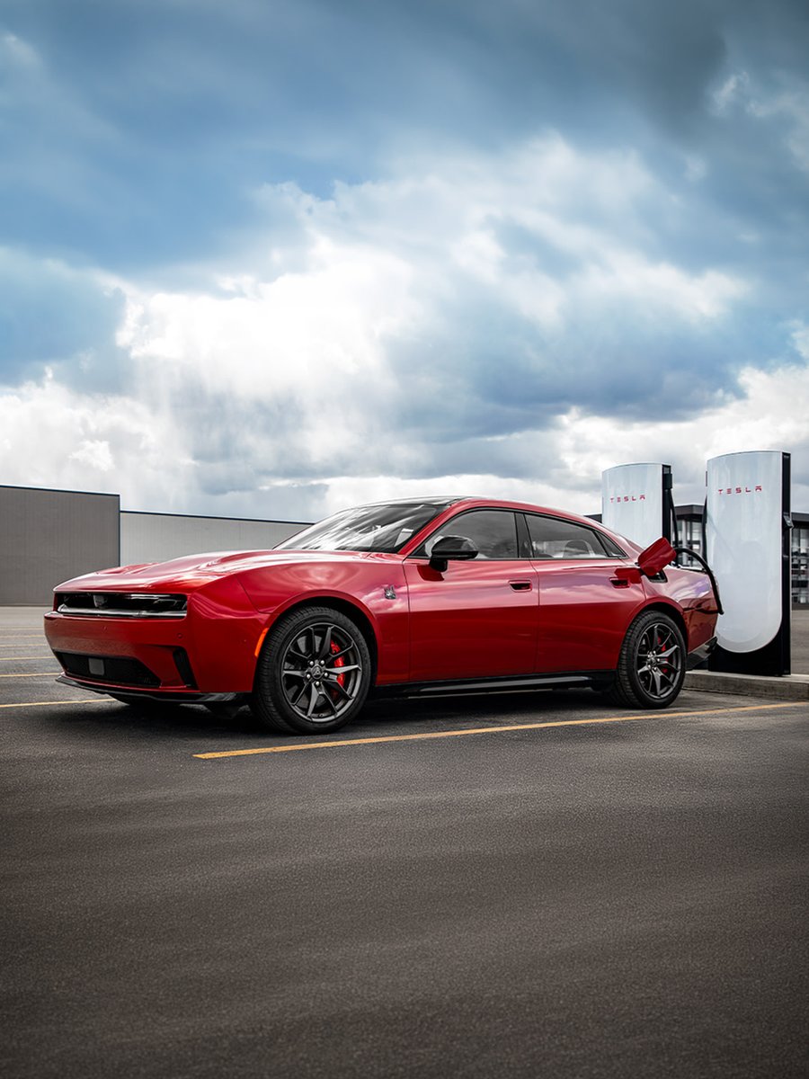 TeslaTracker tweet media