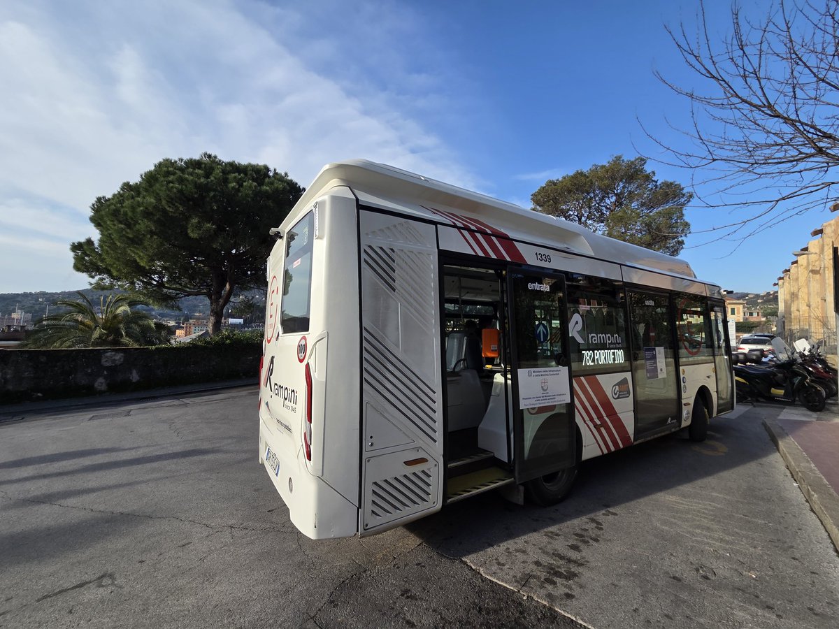 例のアレ: tweet media