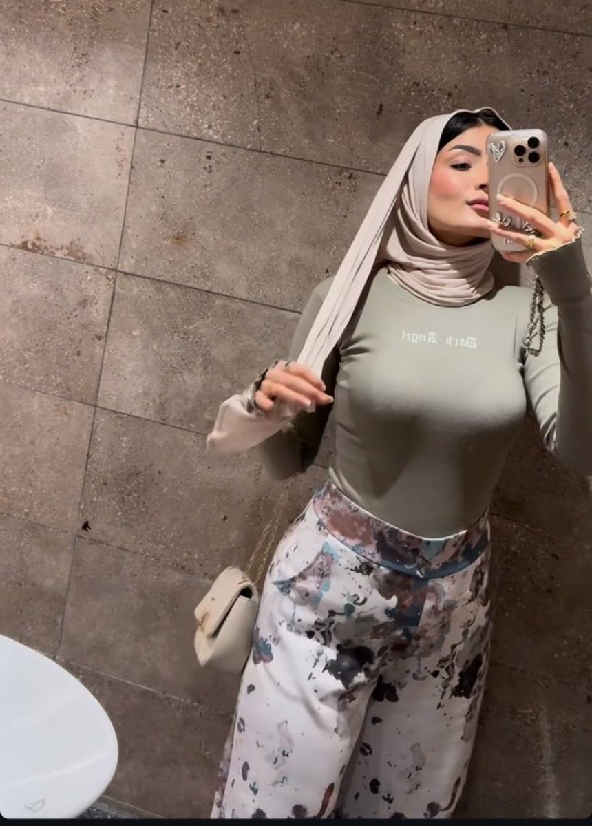BurgerHead607's tweet photo. Who has Muslim sluts? They are the best type of sluts

#wankchat #wankbattle #hijabi #trading #porn #goon https://t.co/qBSYTQOSbQ