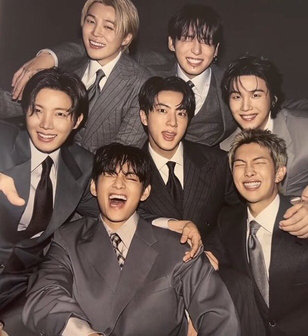SKZ, BTS, aguadepanela, aguardiente y ron💜 tweet media