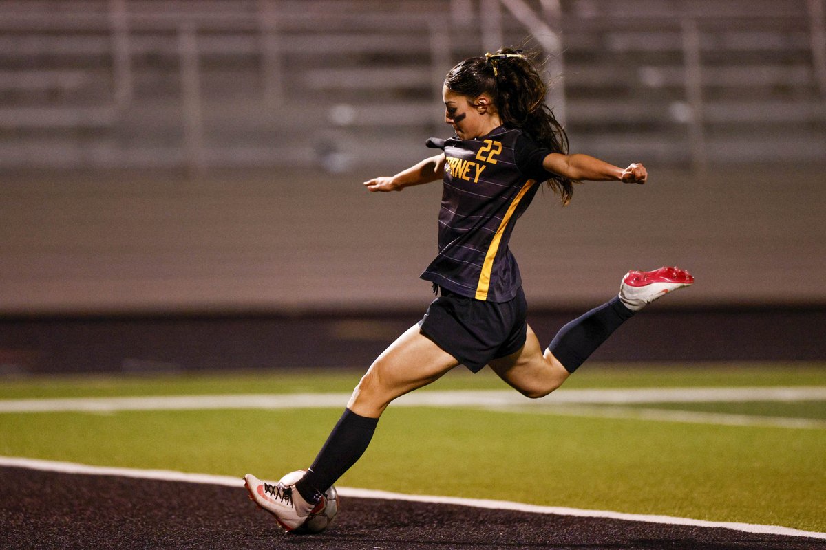 SportsDayHS's tweet photo. Moving on! See photos from Forney's win over Rowlett in the girls soccer bi-district round⚽

📸: Elias Valverde II / Staff Photographer

Full gallery: https://t.co/Cxql9zgdcg https://t.co/2hvYuQBvL9