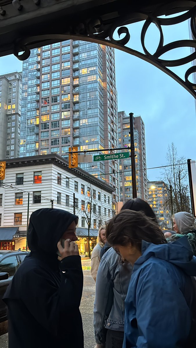 Commodore you suck! Your tickets for #JesseWelles says 7:00pm.