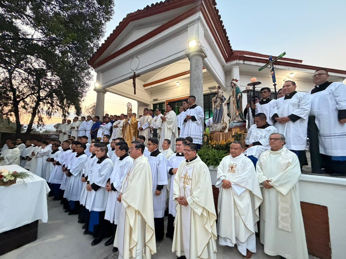 Mons. Ramón Castro tweet media