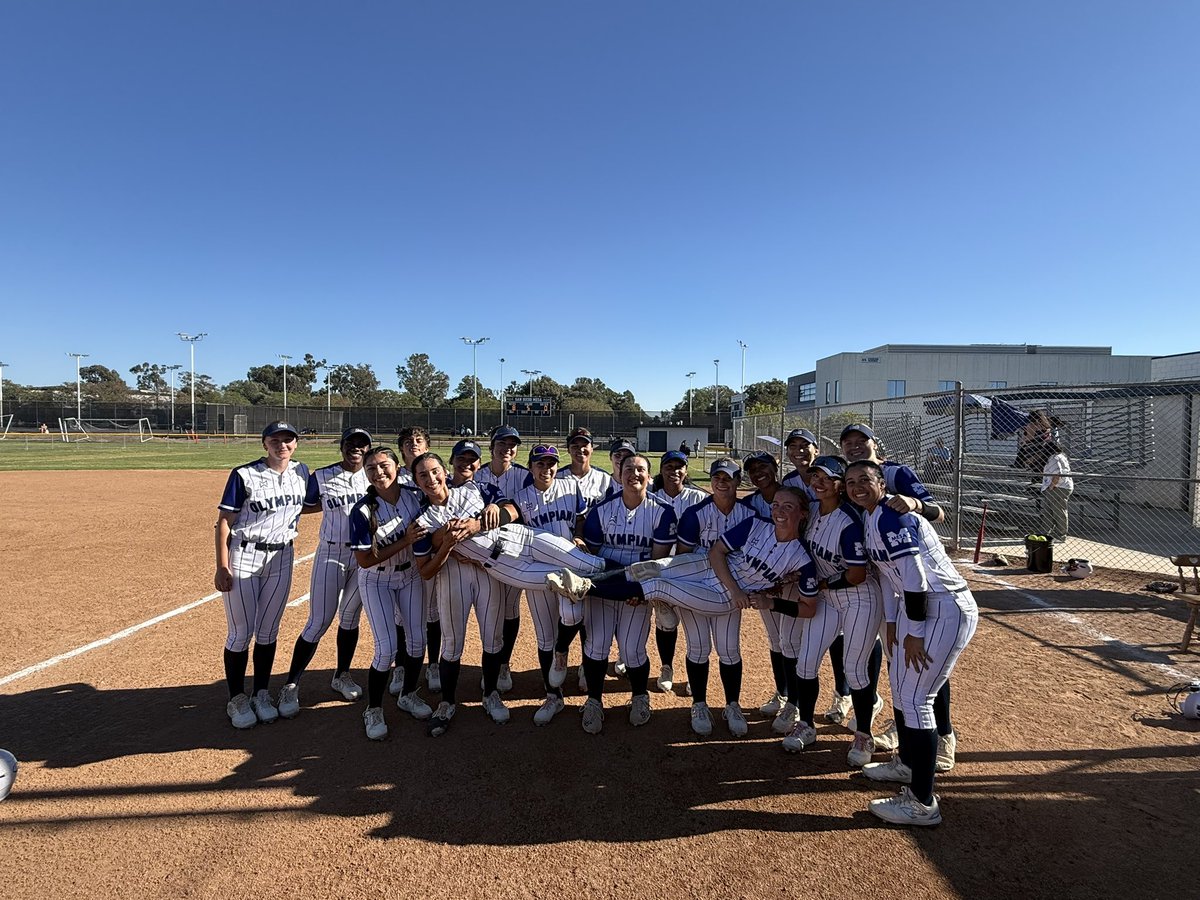 San Diego Mesa Softball tweet media