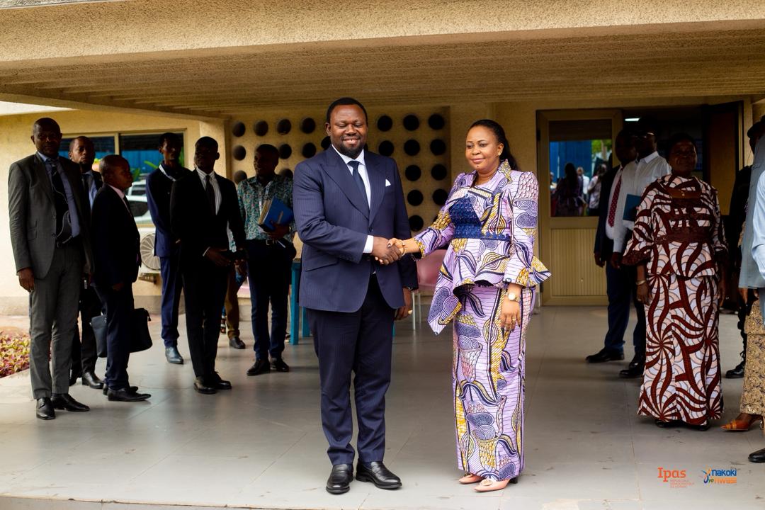 MansiantimaOr's tweet photo. La finalisation du rapport périodique sur la mise en œuvre du #Protocole_de_Maputo est une étape clé pour la RDC dans sa mission de protéger et promouvoir les droits des femmes et filles.
#pasderecul
@SamuelMbemba4
@MichelineOMbae
@AU_WGYD
@Presidence_RDC https://t.co/3M8RXwy97N