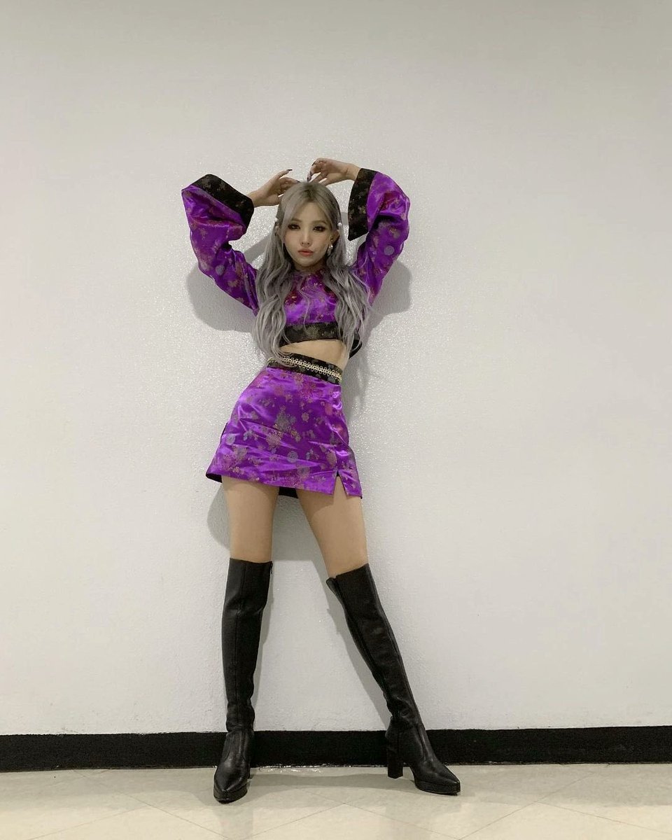 (𝐌)𝙲-𝑄U𝔼𝐄ℕ ⚡ tweet media