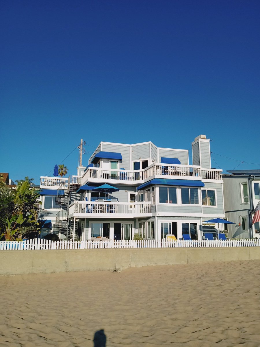 Blogging From Paradise tweet media