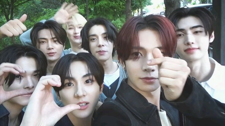 คิดถึงเอนไฮเพน 7 คน🫳🏻

LET ENHYPEN CREATE
#PROTECT_OUR_SEVEN
#LET_ENHYPEN_CREATE