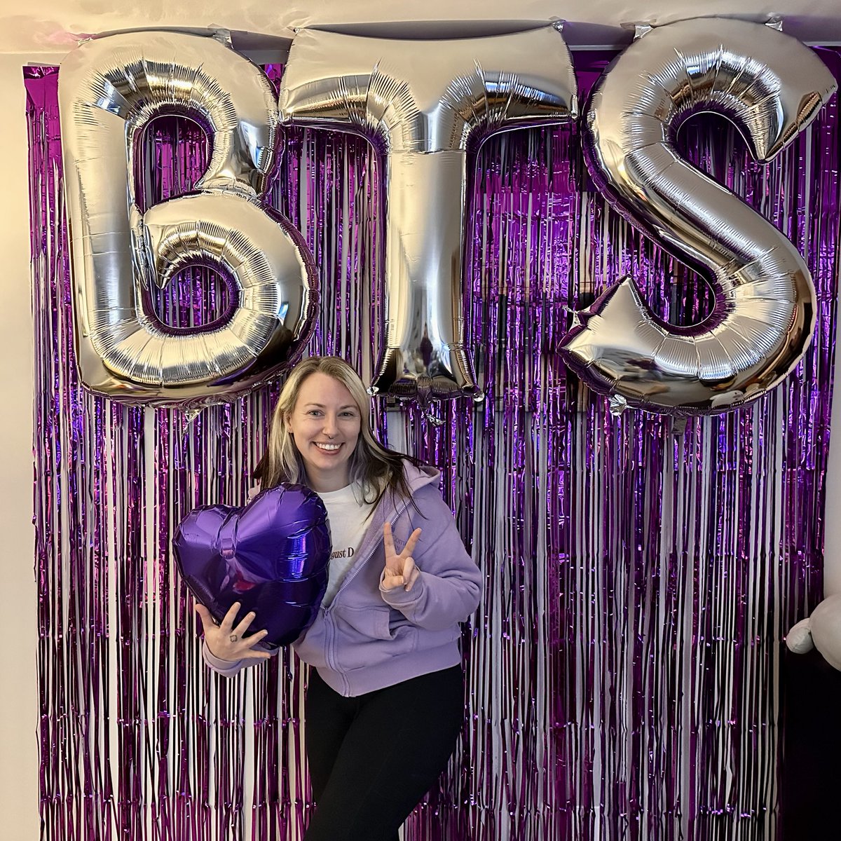 Jackie-alope (written cutely) comms open! tweet media