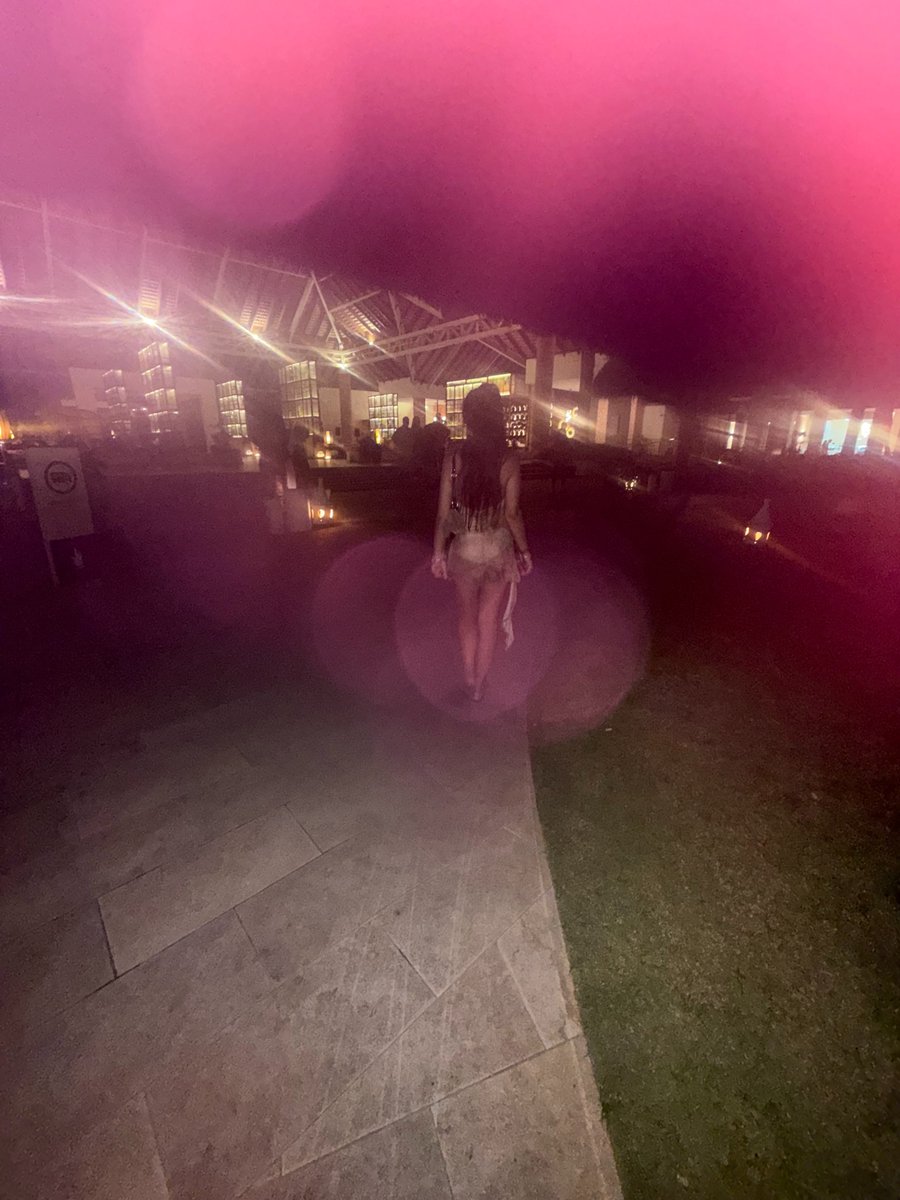 Selena🤍 tweet media