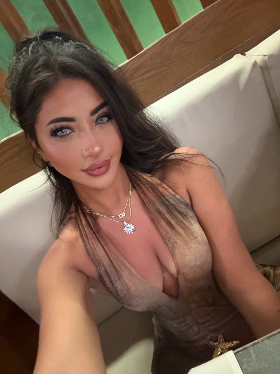 Selena🤍 tweet media