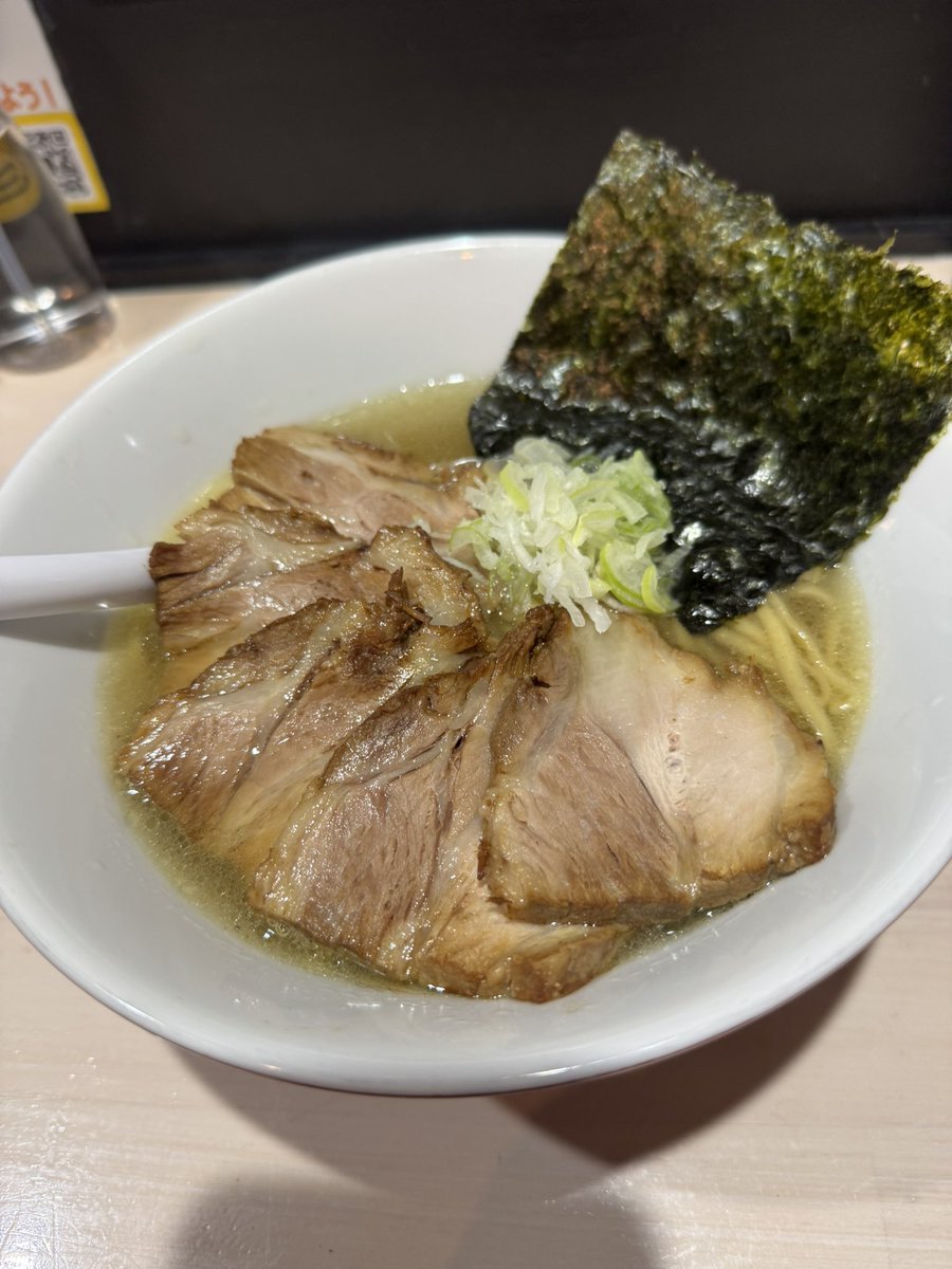 deAth_519's tweet photo. 26/3/17 麺屋 一途 (180)
豚5枚鶏中華 🤩🤩 https://t.co/wrdK88b1Db