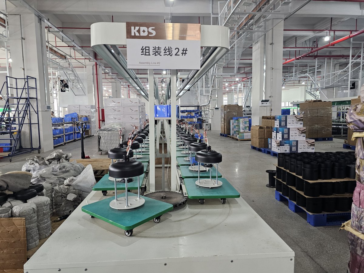 KBSceilingfans's tweet image. Another day, another container loaded! 🚛💨
🛠️ Professional Assembly Lines
📦 Massive Inventory
🌍 Worldwide Shipping
🎨 Full OEM/ODM Support
🌏 Official website: kbsceilingfans.com/contact/
#Manufacturing #ExportBusiness #CeilingFan #SupplyChain #B2B #ChinaFactory