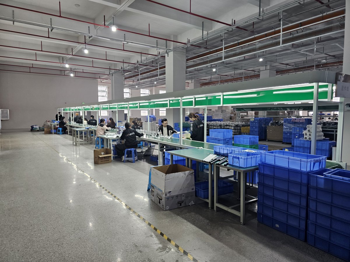 KBSceilingfans's tweet image. Another day, another container loaded! 🚛💨
🛠️ Professional Assembly Lines
📦 Massive Inventory
🌍 Worldwide Shipping
🎨 Full OEM/ODM Support
🌏 Official website: kbsceilingfans.com/contact/
#Manufacturing #ExportBusiness #CeilingFan #SupplyChain #B2B #ChinaFactory