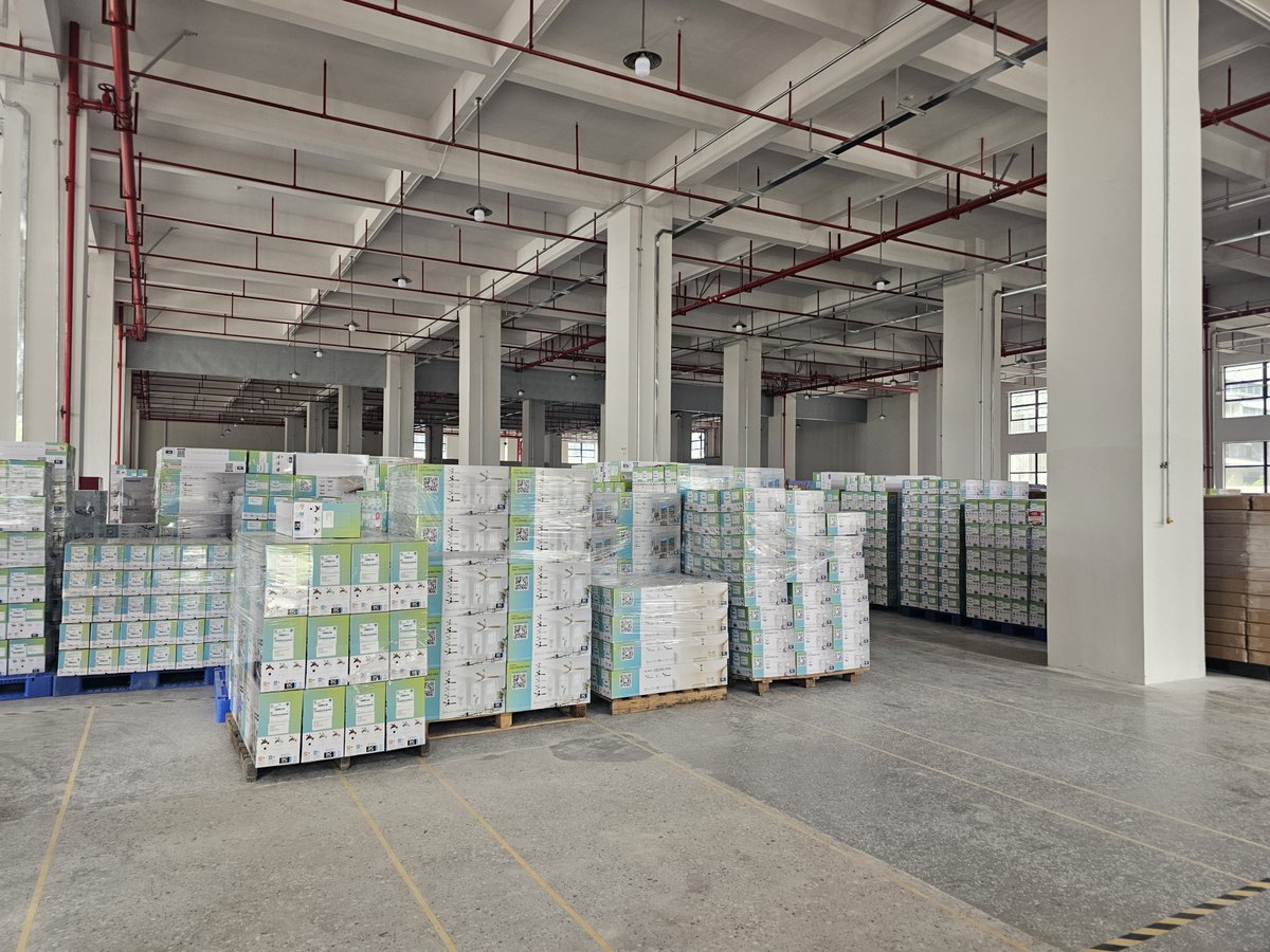 KBSceilingfans's tweet image. Another day, another container loaded! 🚛💨
🛠️ Professional Assembly Lines
📦 Massive Inventory
🌍 Worldwide Shipping
🎨 Full OEM/ODM Support
🌏 Official website: kbsceilingfans.com/contact/
#Manufacturing #ExportBusiness #CeilingFan #SupplyChain #B2B #ChinaFactory