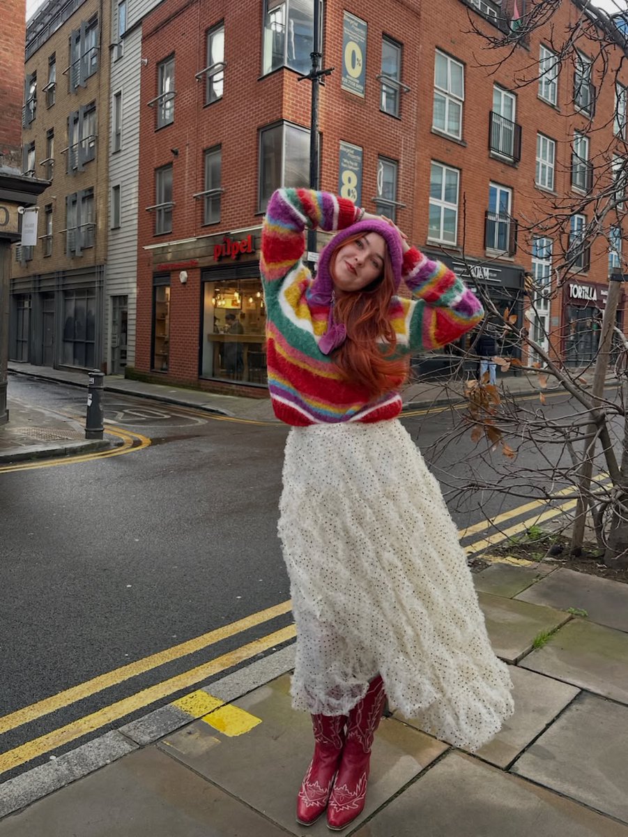 elfsackofficial's tweet image. The Power of NO to "Keeping Your Head on Straight"🎈

@flowerdragon_ is wearing rainbows and polka dots, so obviously, gravity doesn't apply to her.
This is your reminder to detach from the boring world today.
Float on, dreamers.🌈

#elfsack #elfsackgirl #ThePowerOfNo