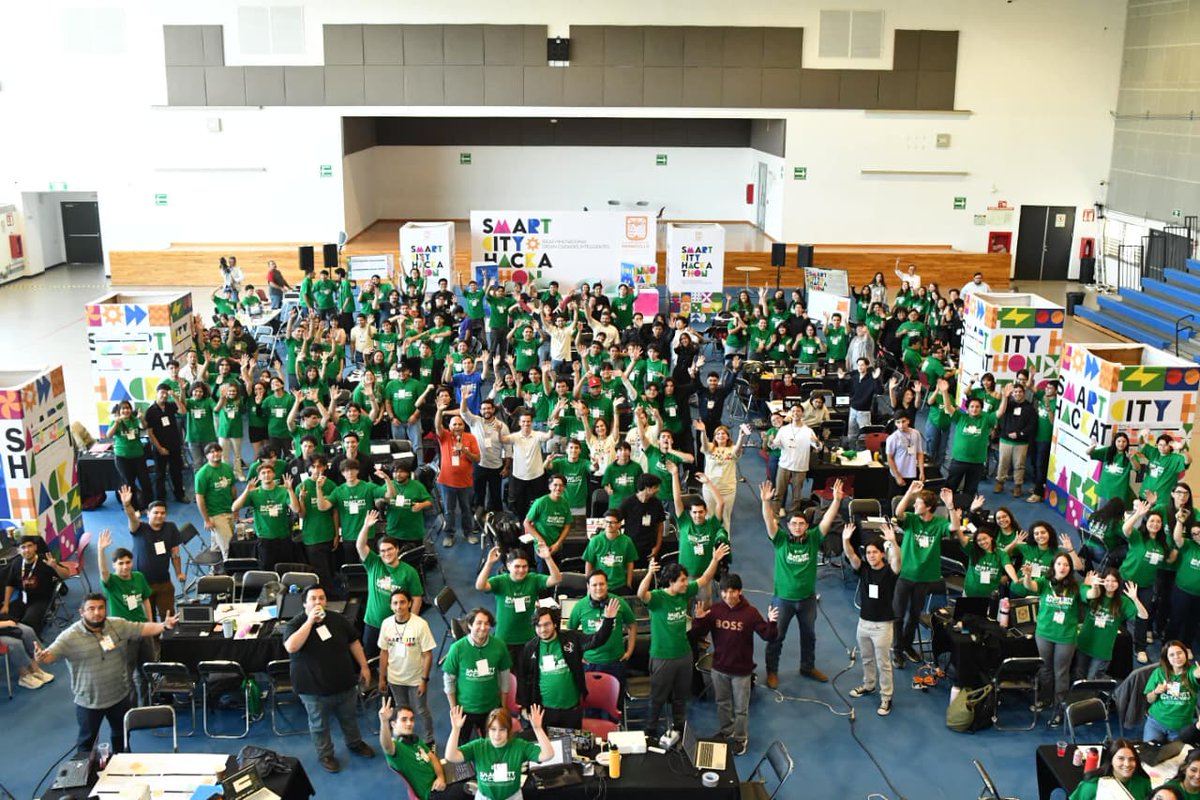 ¡Talento imparable! 
¡Histórico! 📈 234 jóvenes y 40 equipos rompen récord en el #SmartCityHackathon 2026 en #Hermosillo.

✅ IA para atraer inversiones. 
✅ Semáforos inteligentes. 
✅ Inclusión y seguridad vial.

Los 10 finalistas se verán las caras este 24 de marzo. ¡
Hay 50