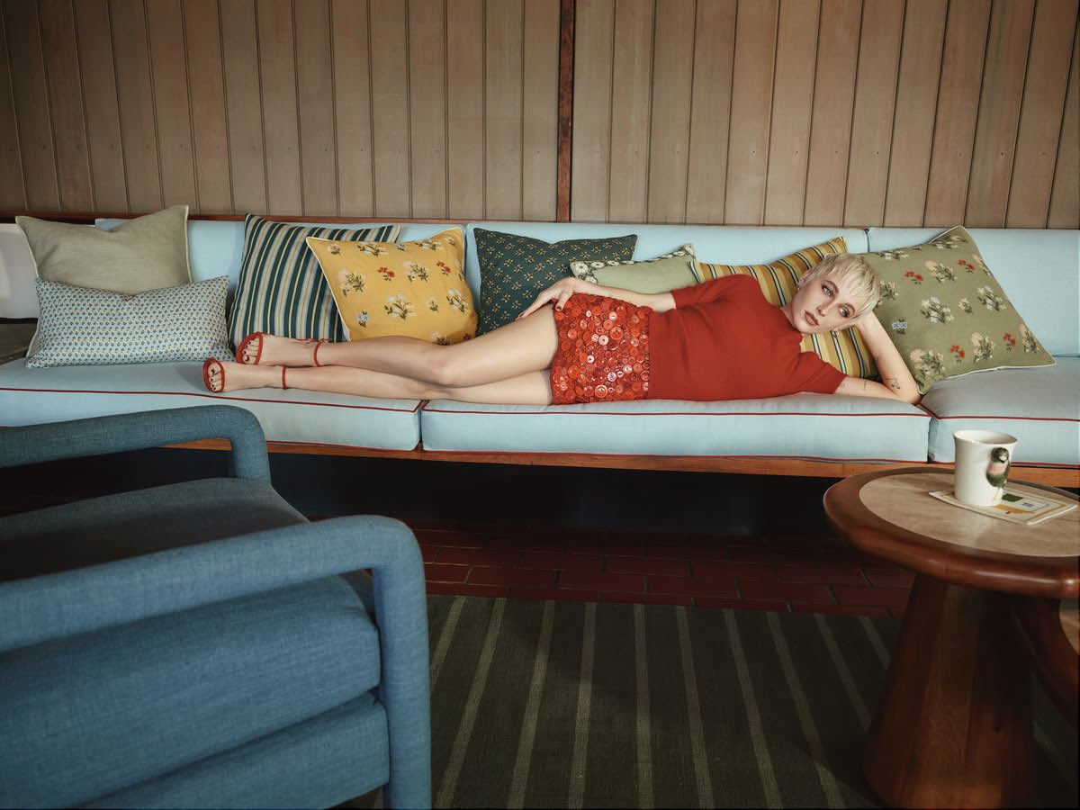 Emma Chamberlain Access tweet media