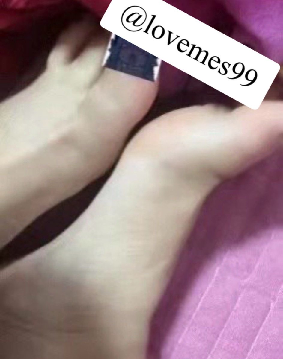 lovemes99's tweet photo. 裸足  玉足 🦶  #脚脚  #玉足 

@ZJZqiangu
@tiancai312
 @menyedoor
 @lvxiaobuuuu
@AXXXAJ01 https://t.co/2NmTN5H7ET