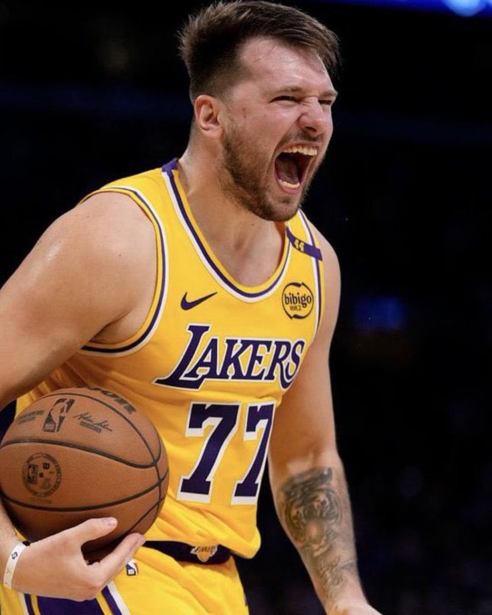 LakeShowYo tweet media