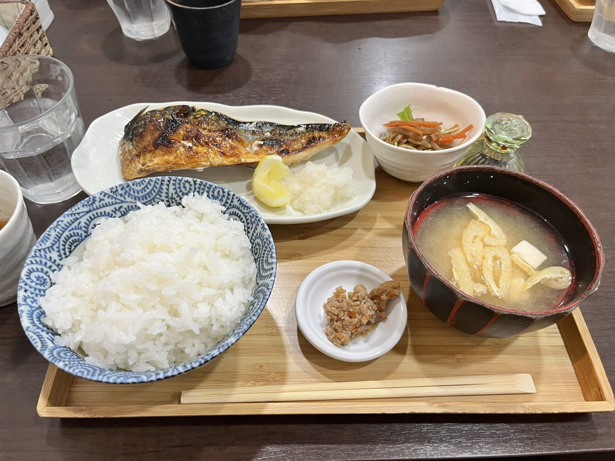 本日はピアノ発表会に呼んでいただき、ゲスト演奏させていただきます！
たのしみ！頑張ります！

鯖定食激うま