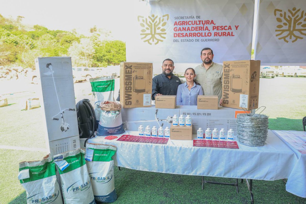 RedAMLOGro's tweet photo. La gobernadora Evelyn Salgado anunció una inversión superior a 97 millones de pesos en Jaleaca de Catalán para obras de conectividad, agua potable y educación. Con el respaldo federal, se fortalecen caminos y servicios básicos para abatir rezagos históricos en la Sierra. https://t.co/a9giVGkSSC