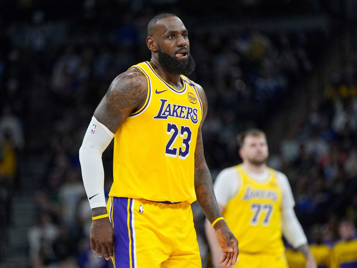 HoopVillain😈 tweet media