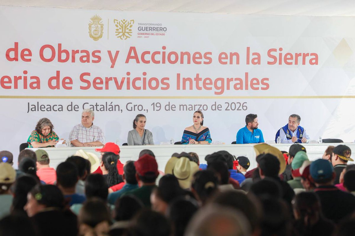 RedAMLOGro's tweet photo. La gobernadora Evelyn Salgado anunció una inversión superior a 97 millones de pesos en Jaleaca de Catalán para obras de conectividad, agua potable y educación. Con el respaldo federal, se fortalecen caminos y servicios básicos para abatir rezagos históricos en la Sierra. https://t.co/a9giVGkSSC