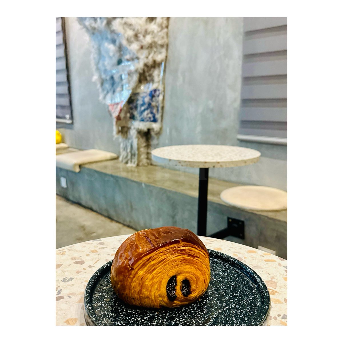 sashashabby's tweet photo. Lorong cafe @ Hulu cafe 🖤 https://t.co/NXAHhDG8Zu