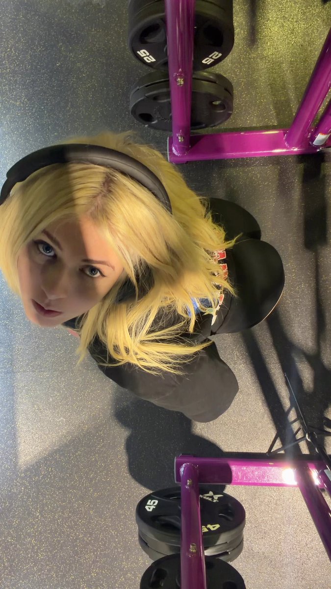 gia layn tweet media