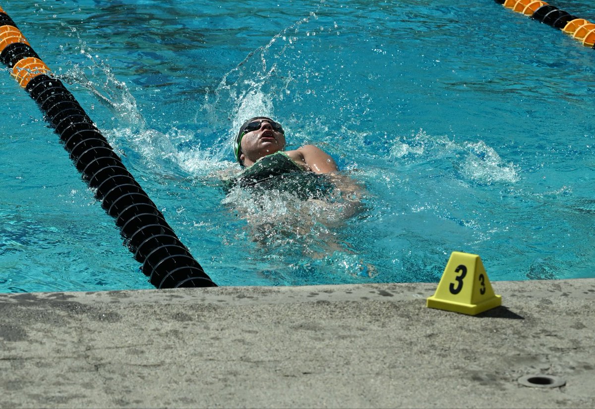 huntermom51's tweet photo. Varsity Girls Swimming at Panorama HS. Super hot but got a few pics! #HunterPride @CIFLACS @latsondheimer @ErikSarni1 @LAVarsity @CalHiSports @pollonpreps @Tarek_Fattal https://t.co/I69B5AZs1b