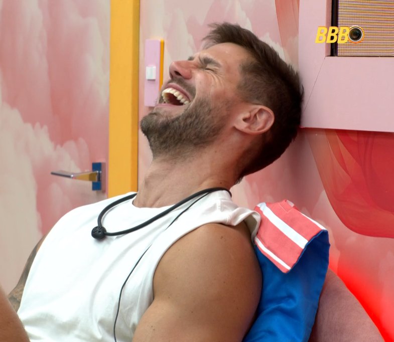 Tay. ⚡ tweet media