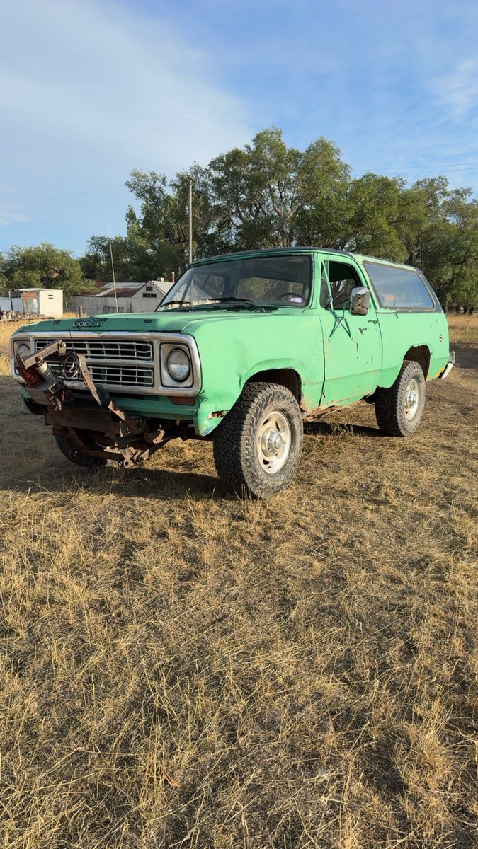FurryListiger's tweet photo. @Old_Chains Looks like an old forest service rig https://t.co/gjAP2G5x67