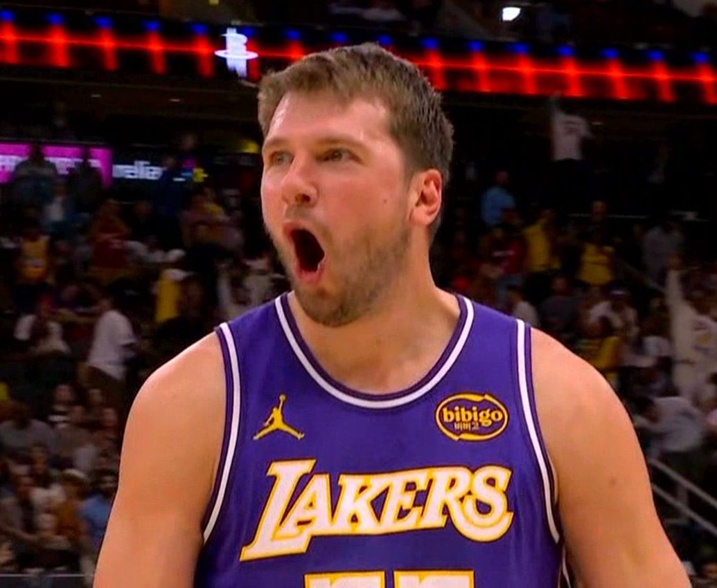 YostinNBA's tweet photo. Últimos 8 partidos de Luka:

44 PTS - 9 REB - 5 AST - 75% TS
35 PTS - 8 REB - 4 AST - 60% TS
31 PTS - 11 REB - 11 AST - 58% TS
51 PTS - 10 REB - 9 AST - 73% TS
30 PTS - 11 REB - 13 AST - 50% TS
36 PTS - 6 REB - 4 AST - 62% TS
40 PTS - 9 REB - 10 AST - 64% TS
60 PTS - 7 REB - 3 AST - 78% TS

8-0.

El MVP de la NBA.