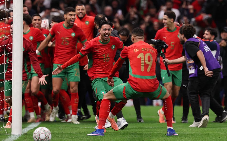 Noite de Copa tweet media