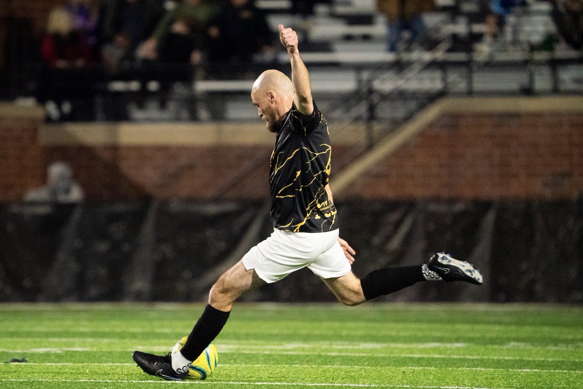 Liam Collins tweet media