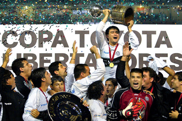 marioarecalde's tweet photo. #Olimpia enfrentará al Vasco da Gama 🇧🇷 tras 36 años.

La única vez fue en grupos de la #Libertadores 1990 (Olimpia Campeón 🏆).

• 2-1 para Olimpia en Asunción.
• 1-0 para Vasco en Rio de Janeiro.

Son los únicos ganadores de la Libertadores en su Centenario (1998/2002). https://t.co/pxYa4GHcdC