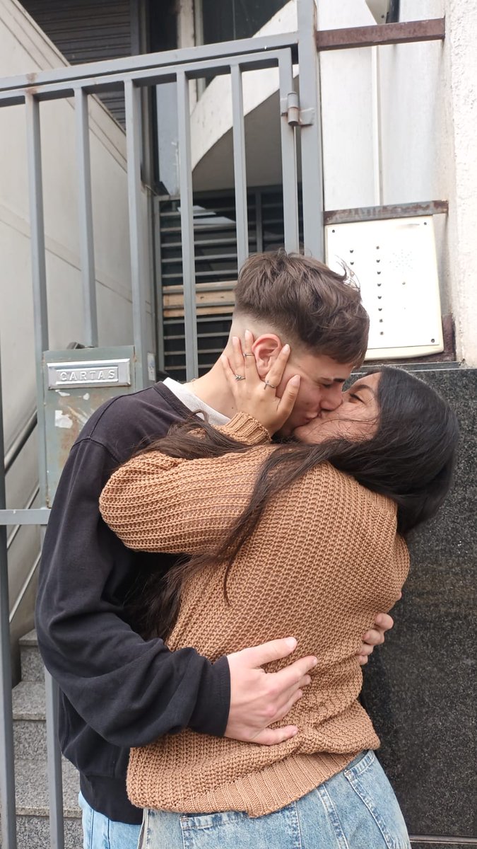 amar no es fácil pero amarte parece sencillo cuando te veo gil