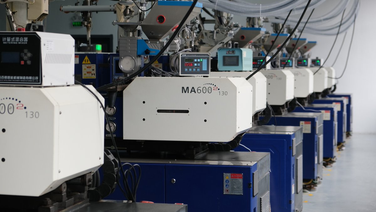 kingdun2003's tweet image. Reliable smoke alarm with loud alarm sound. Effectively warns you in time, ensuring safety for your family and property. Contact us! #LoudAlarm #FireWarning #FamilySafety #SafetyFirst