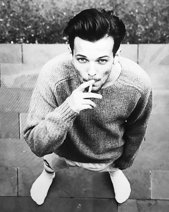 WhyLarryIsReal tweet media