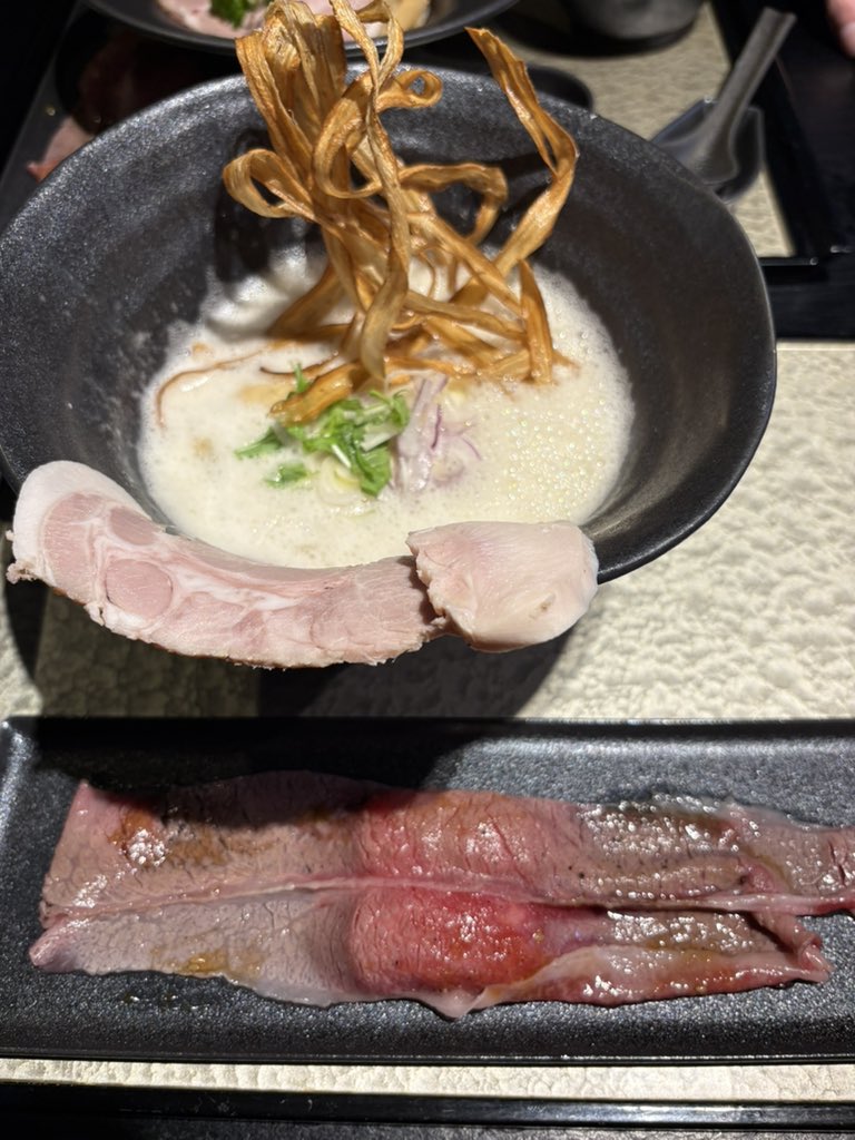 れむ【めの】 tweet media