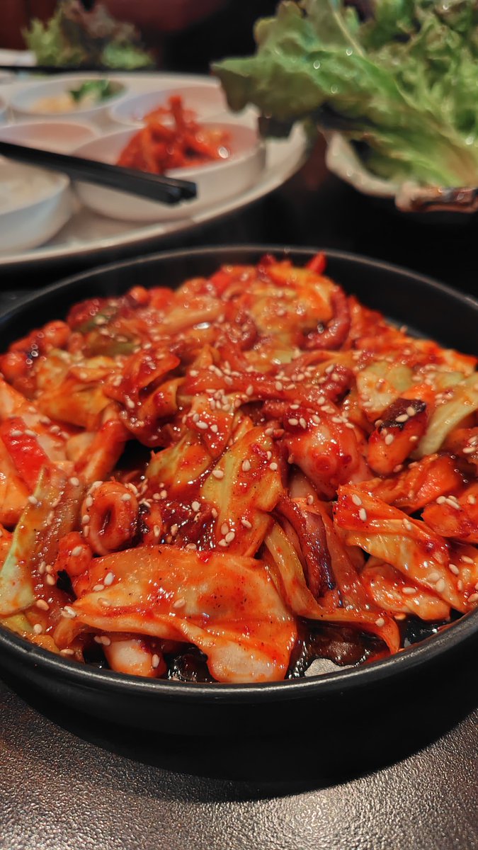 もう何年も過渡期が続いてる気がするけど、いつか落ち着く時が来るんだろうか？とりあえずおつかれさま…の会がそこかしこで続く3月。チョッパルとポッサム、タコ炒め、どれもおいしかった🐷🐙
#新大久保