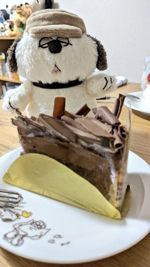 OLAF0519's tweet photo. 銀座コージーコーナーのガトーショコラを食べた😋🎶オラフくんが美味しそうだなとじっと見つめるなか、美味しく頂きました🤭 https://t.co/IX4jbLPI2T