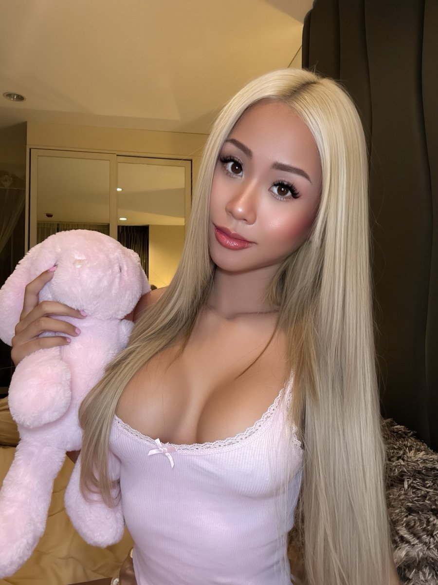 itscassiedreams's tweet photo. Since i'm all alone i have to cuddle with my cute little stuffie https://t.co/NIvo2bchb4