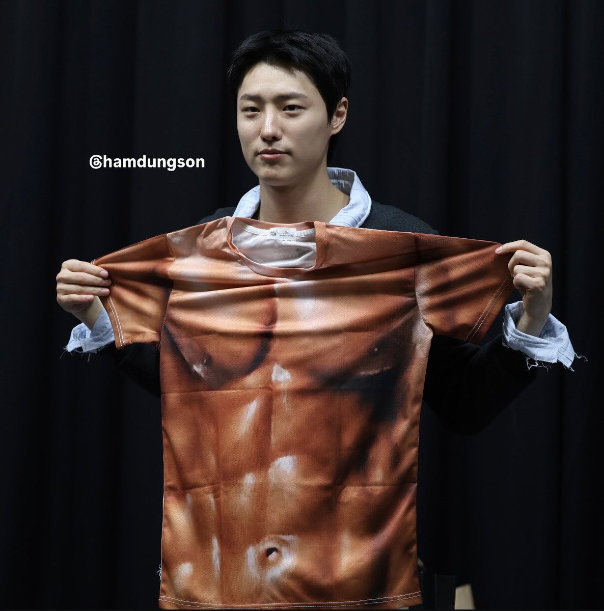 응응 그래 너 몸짱이야 인정할게.
#woodz #우즈