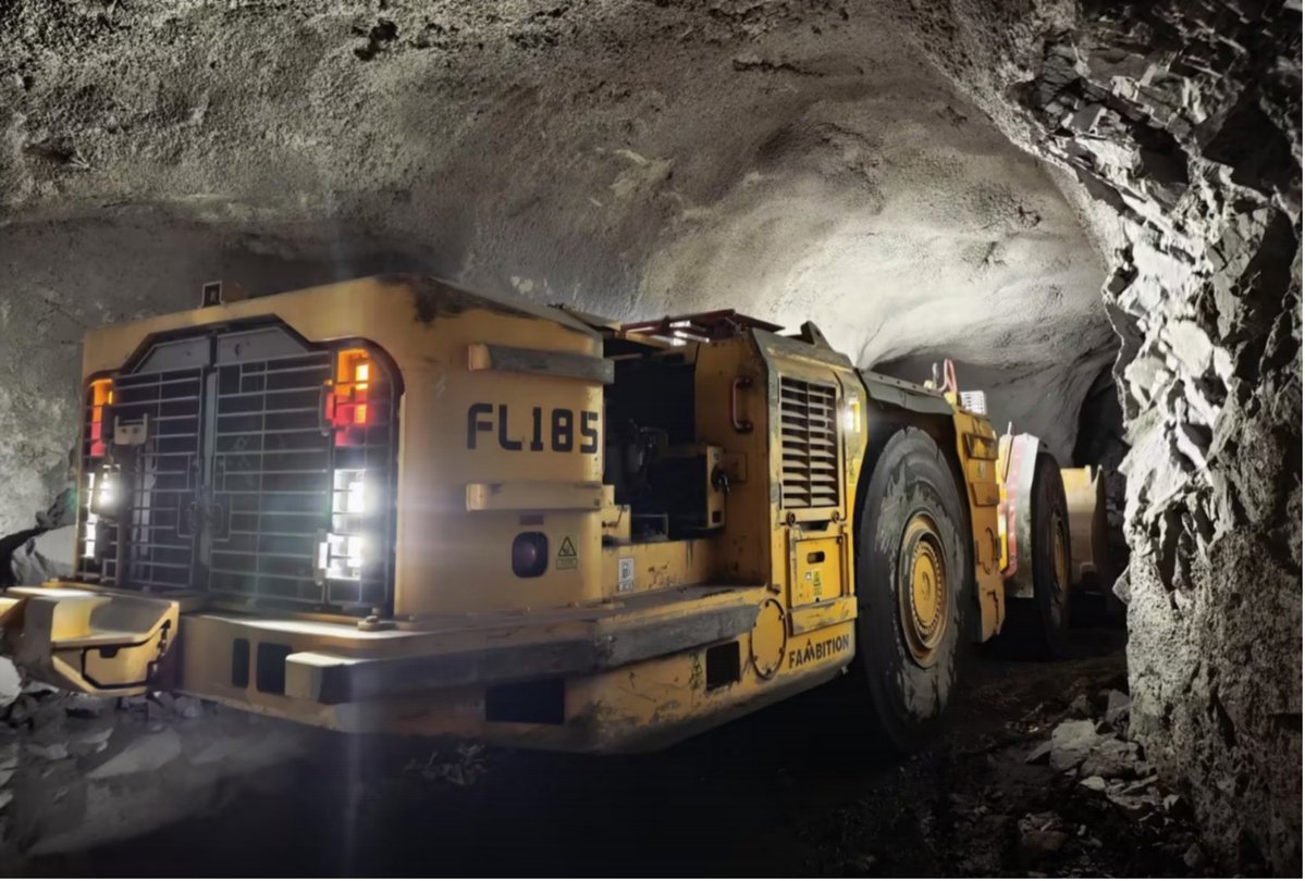 Fambition147660's tweet image. Deep in the tunnels, efficiency meets safety. ⛏️💡 #UndergroundMining #MiningEquipment #SafeAndEfficient #Fambition