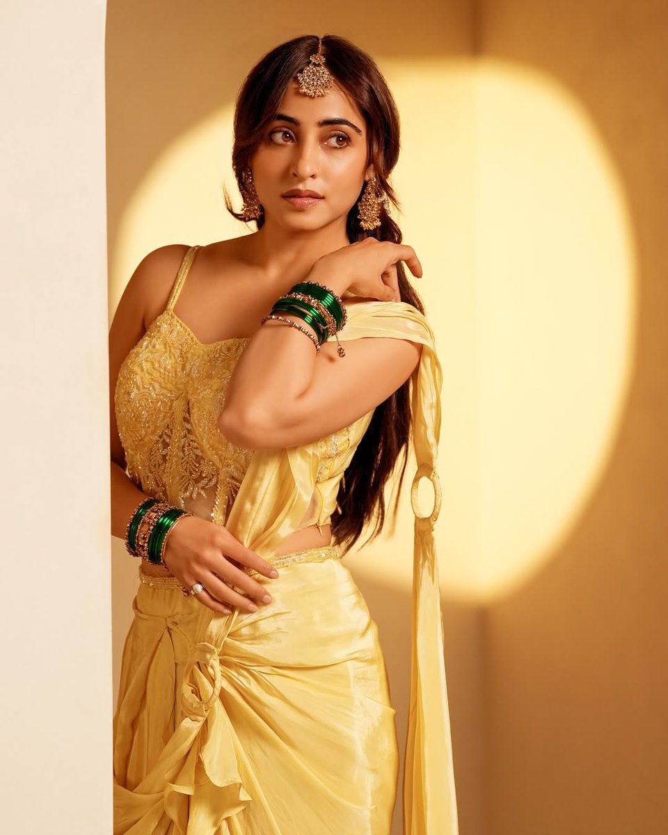 Only Heroines tweet media