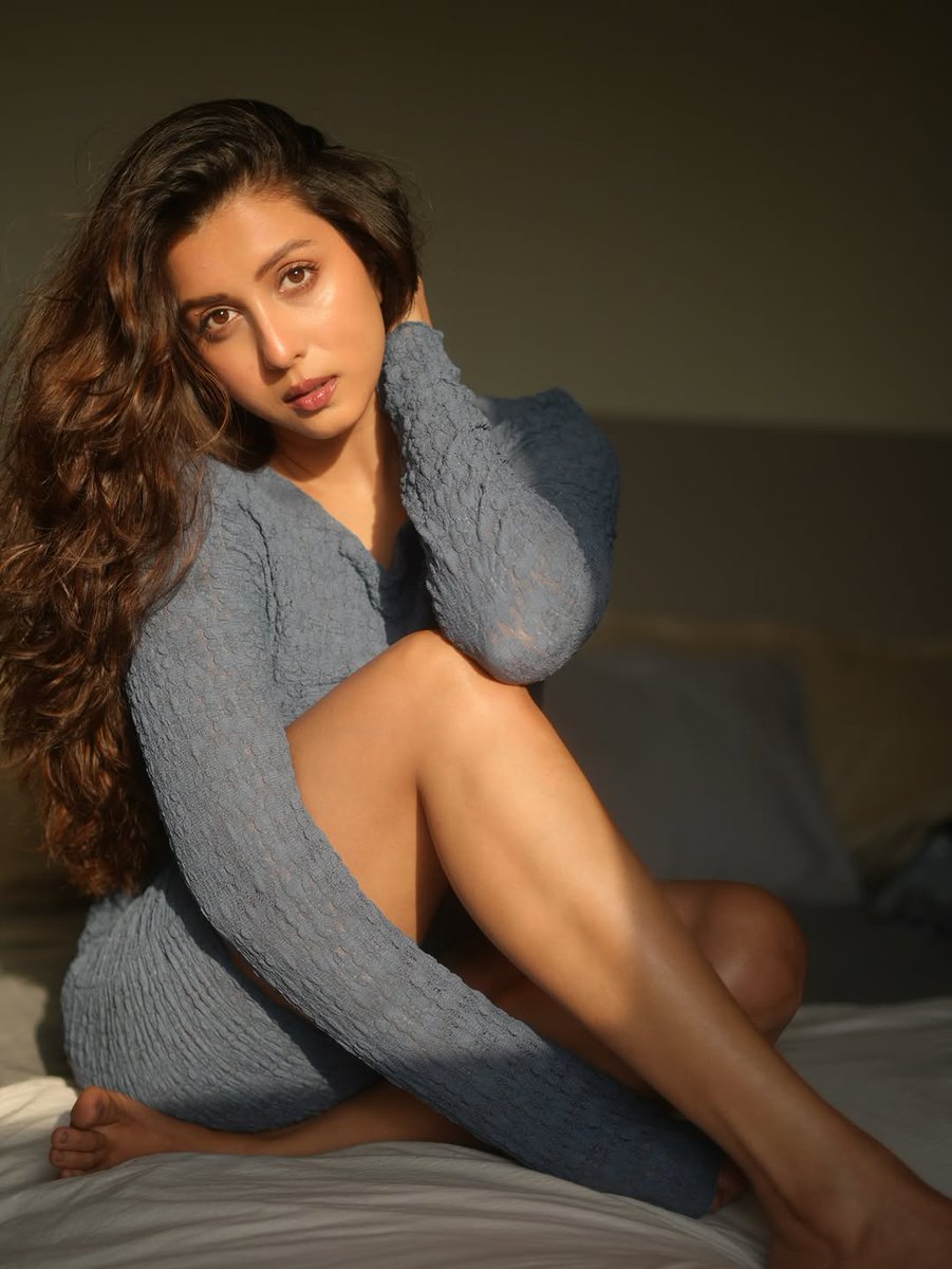 Only Heroines tweet media